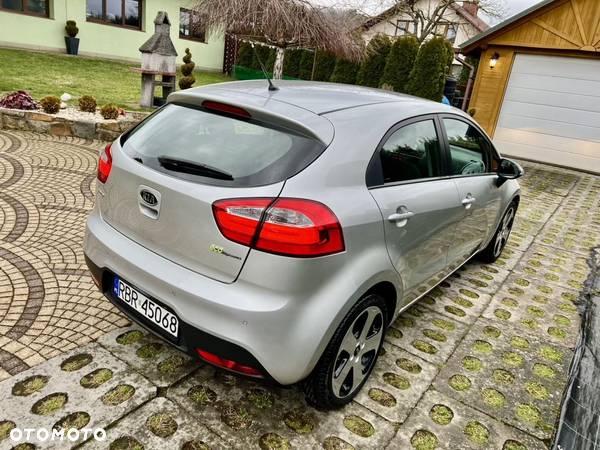 Kia Rio - 7