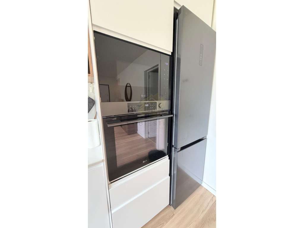 Apartamento T2 totalmente remodelado com suite-11