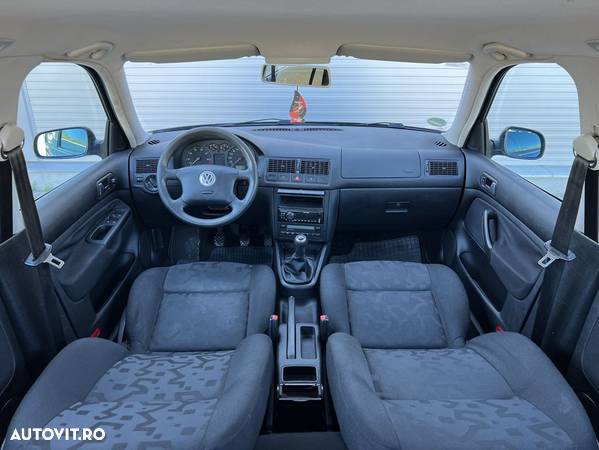 Volkswagen Golf 1.4 - 8