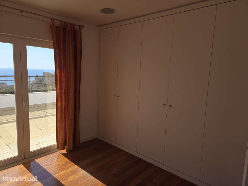 Moradia T5 com Terraço e Piscina-39