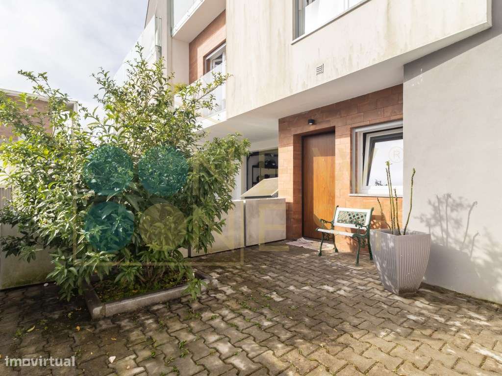 Moradia T4 com piscina e garagem nas Manteigadas | Setúbal-52