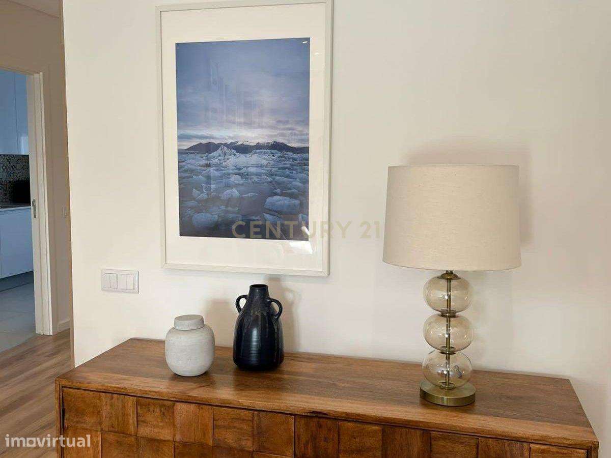 T2 no Braço de Prata com vista rio e mobilado pronto a habitar - Grande imagem: 4/33