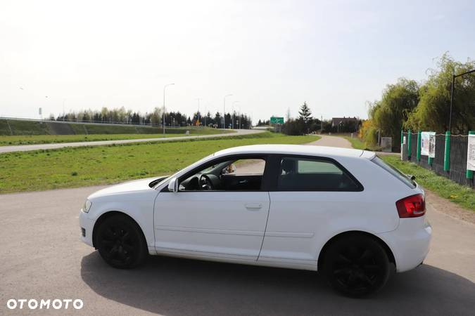 Audi A3 1.6 Limited Edition - 11