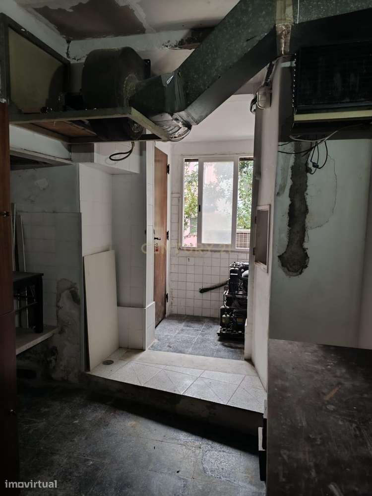 Restaurante Equipado à Venda na Rua dos Sapadores – Graça - Grande imagem: 4/10