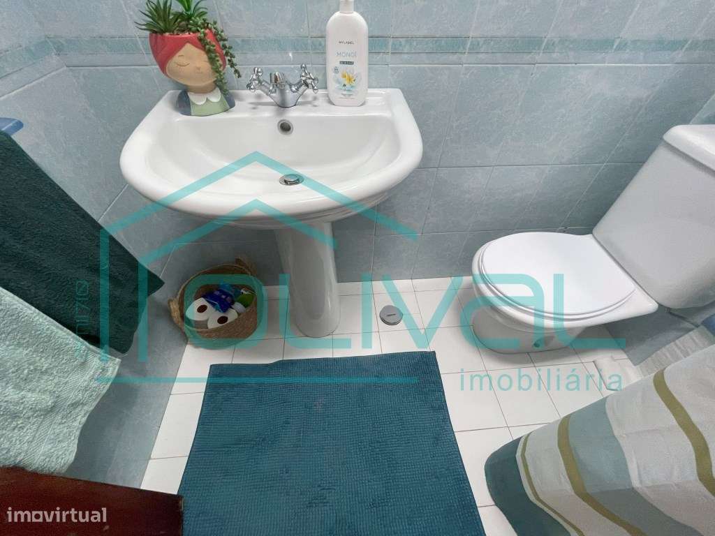 RESERVADO Apartamento T4 transformado em T3-20