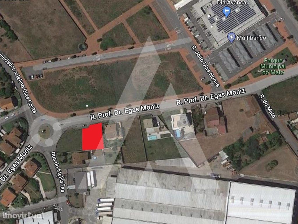 Terreno para construção de moradia no centro de Avanca