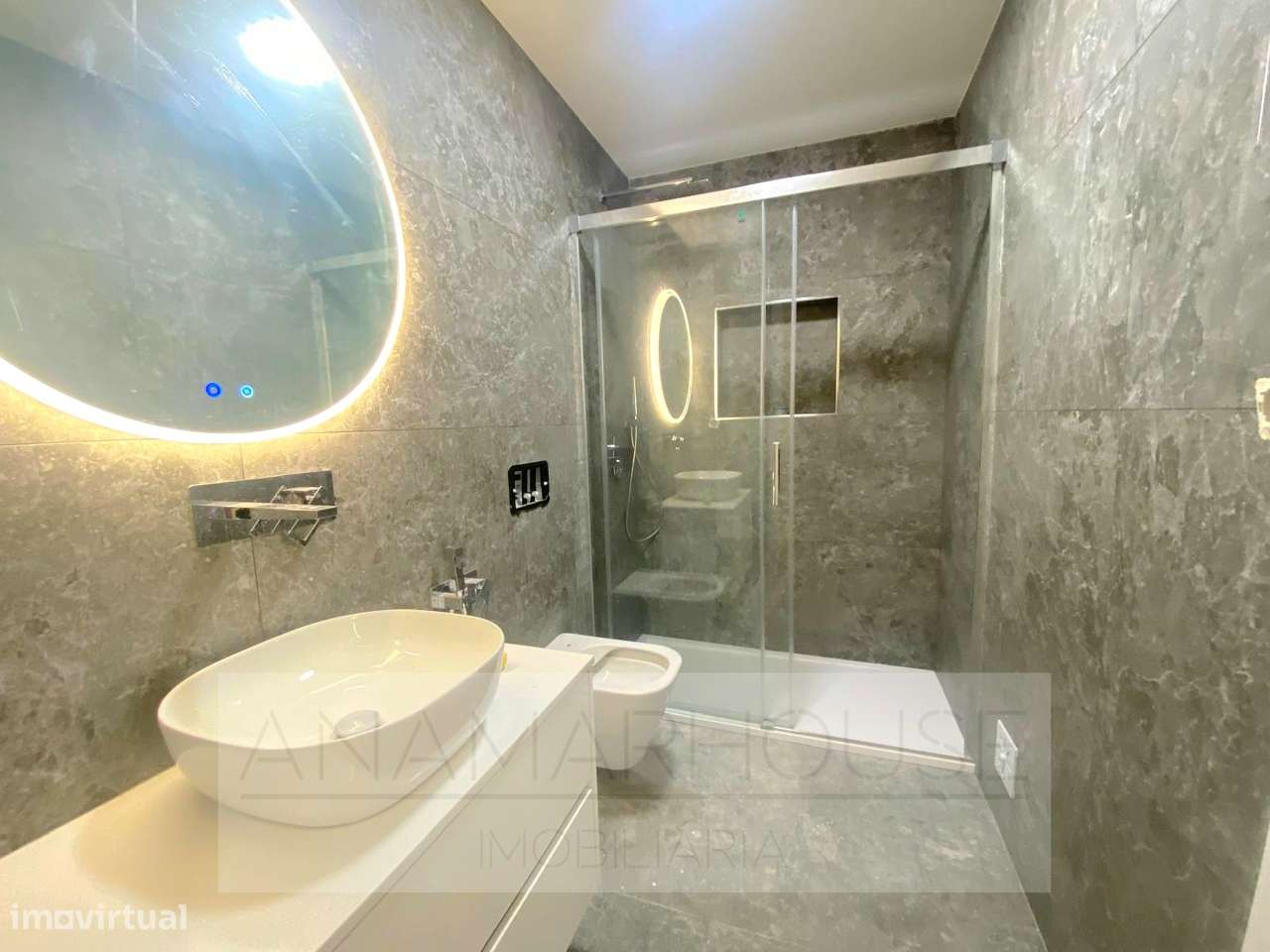 Prédio para investimento na Amadora-9