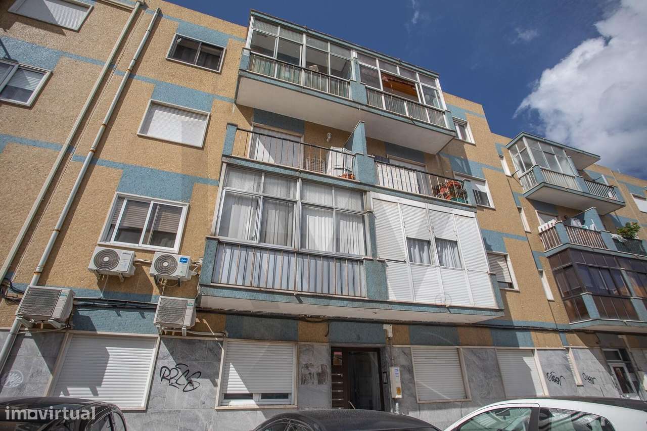 Apartamento T2 na Amora a Um Passo de Tudo | Luminoso e Bem Localizado-15