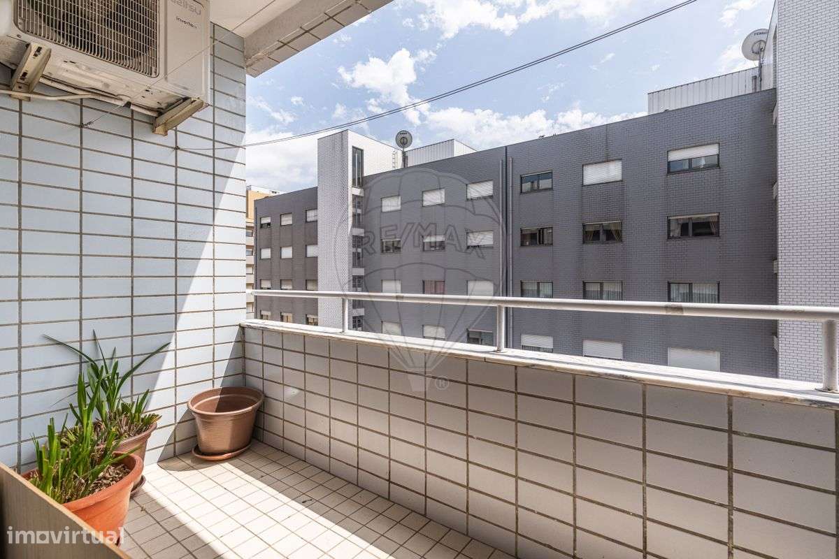 Apartamento T3 na zona do Braga Parque, em São Victor! - Grande imagem: 4/30