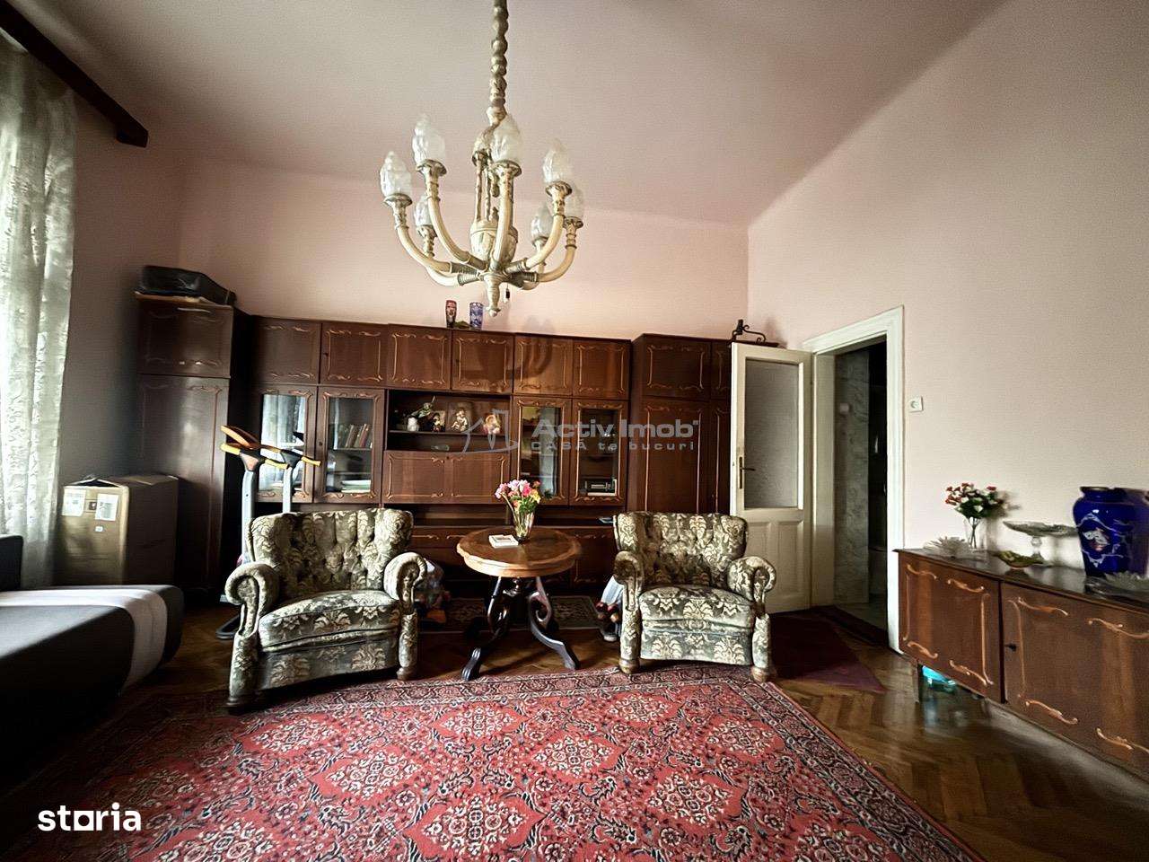 Apartament 129 mp cu vedere spre Crisul Repede si demisol independent-1