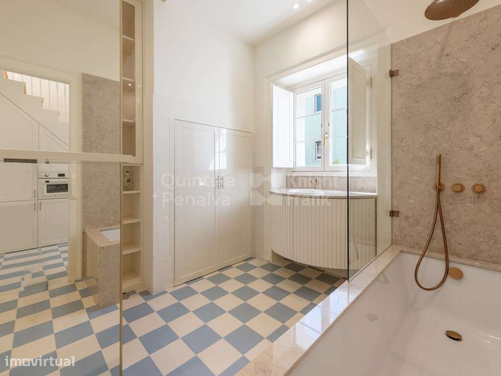 Triplex renovado no Monte Estoril perto da praia e estação - Grande imagem: 5/24