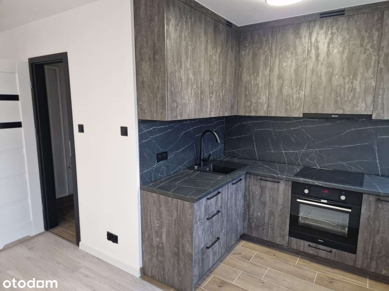 Mieszkanie po generalnym remoncie w dobrej lokalizacji - Pełny obrazek: 2/15