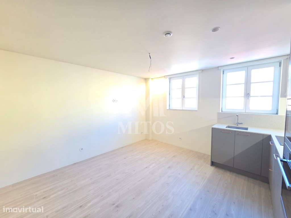 Apartamento T2 Duplex para venda no centro de Viana do Castelo - Grande imagem: 3/13