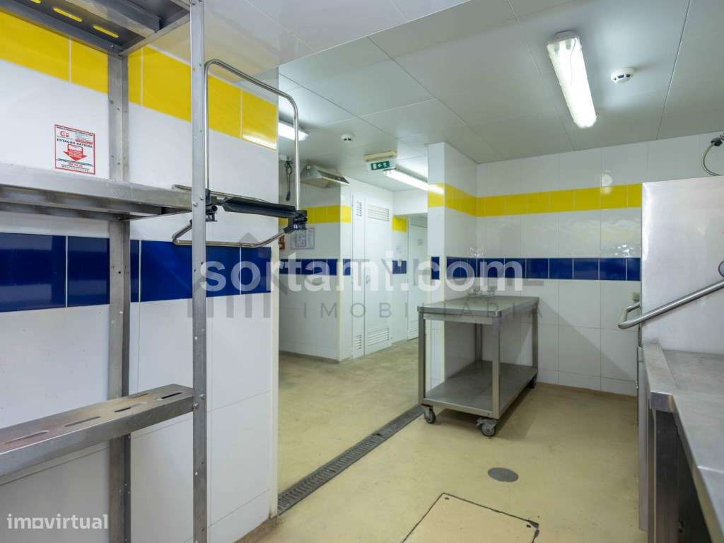 Espaço Comercial de 425m² no Coração de Faro-49