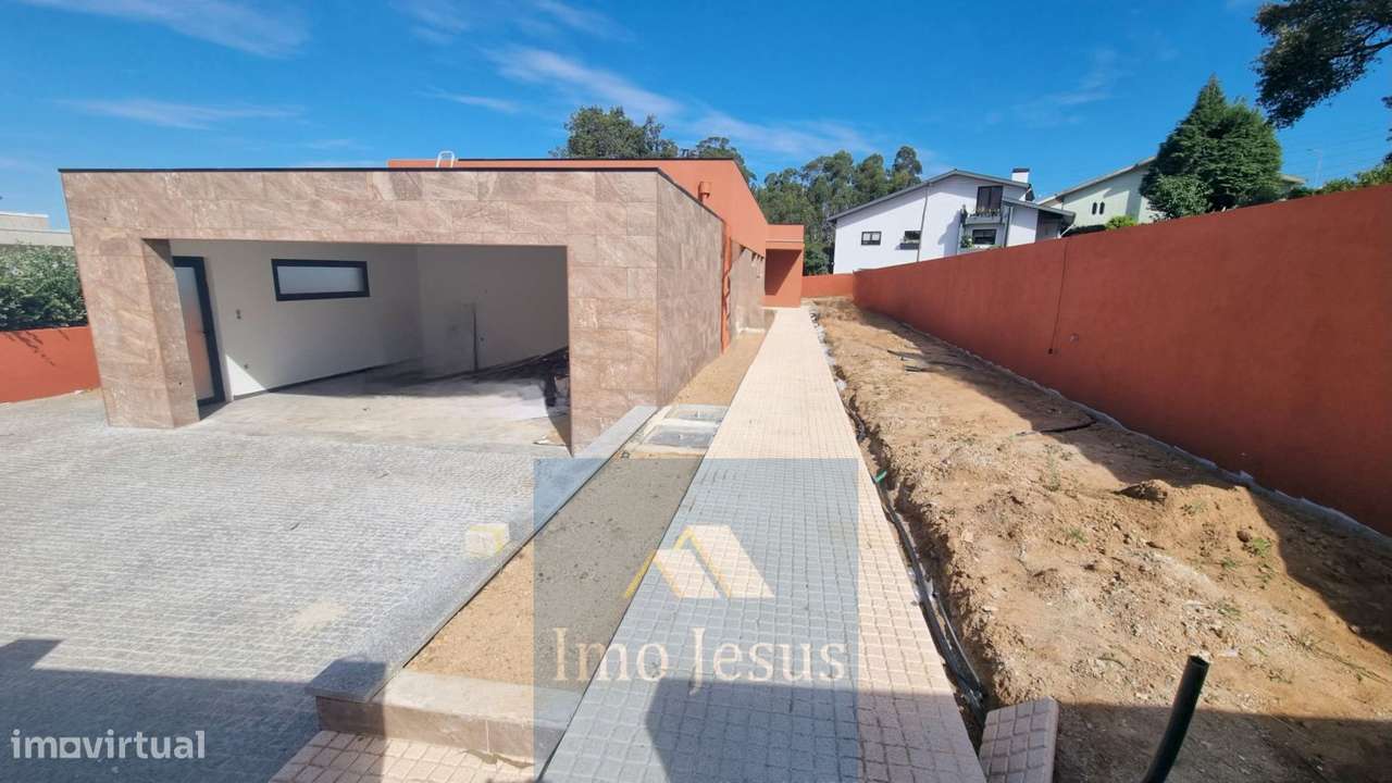 Moradia Terrea T3+1 em Vila Nova de Gaia-6