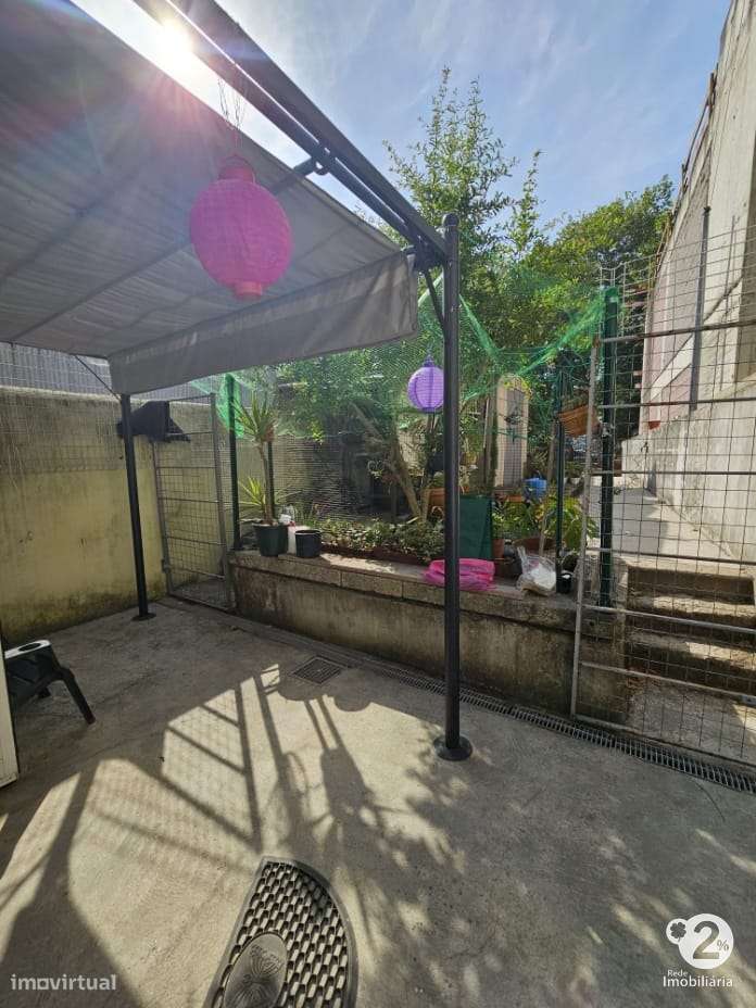 Prédio em propriedade total na Rua Costa Cabral - Porto-20