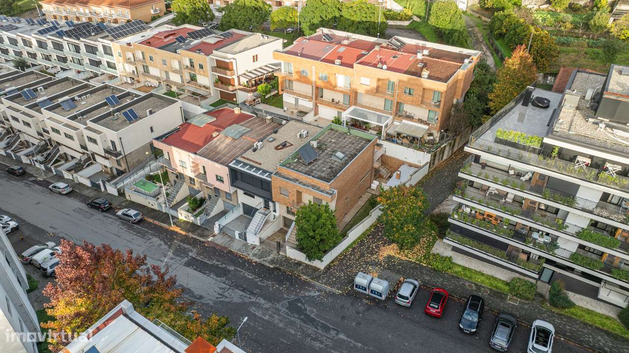 Moradia T3 + escritório à venda em Fraião - Braga-20