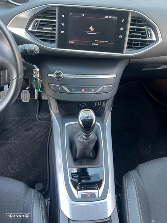 Peugeot 308 1.2 PureTech Allure - 16