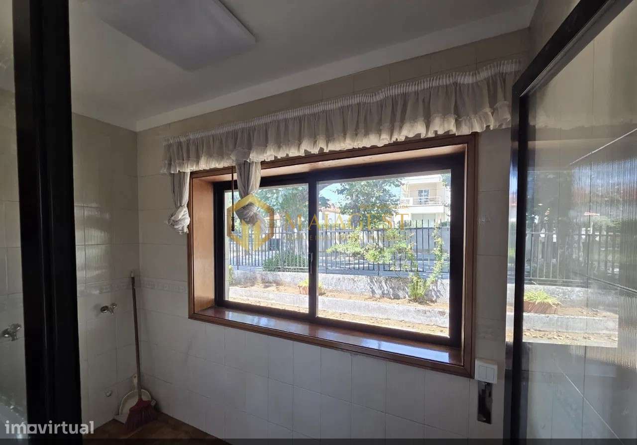 Apartamento T2 Renovado e Mobilado a 10 Minutos da Praia de Francelos - Grande imagem: 5/14