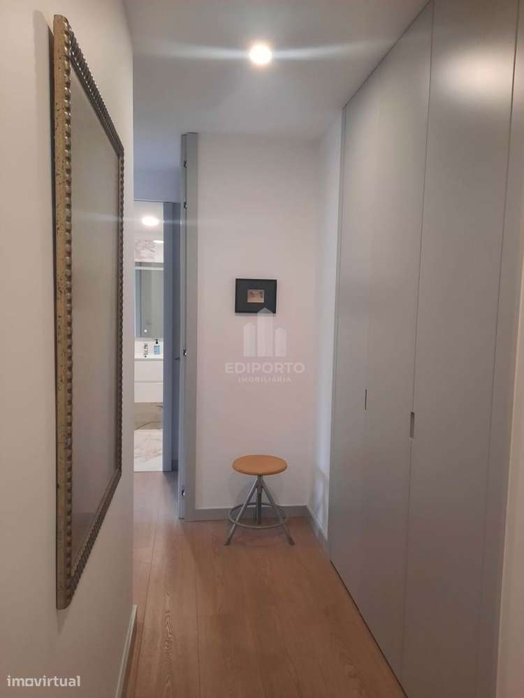 T2 COM GARAGEM E VARANDA   NO PORTO-22