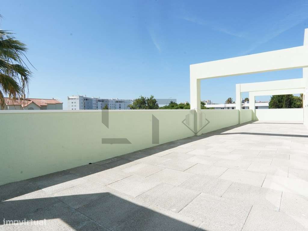 Prédio com Licença de Serviços para Arrendamento em Alfragide, Lisboa-26