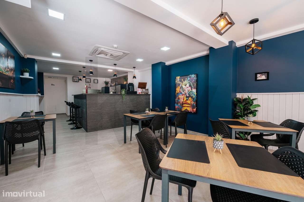 Trespasse de Restaurante Equipado e Remodelado na Rua dos Combatentes,-0