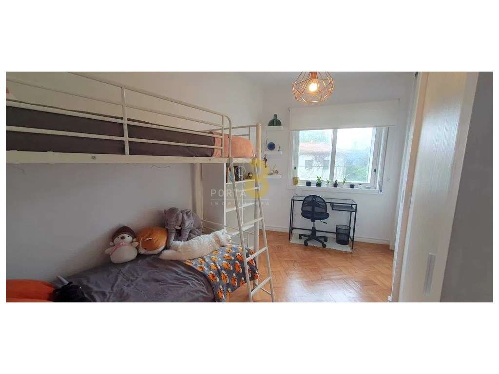 Moradia Bi-Familiar T4 + T2 com espaços exteriores | Viso, Porto-9