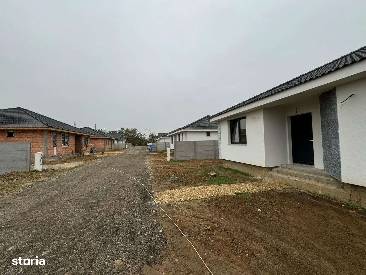 Casa noua tip mediteranean + 5.5 teren Lazuri - Imagine principală: 2/13