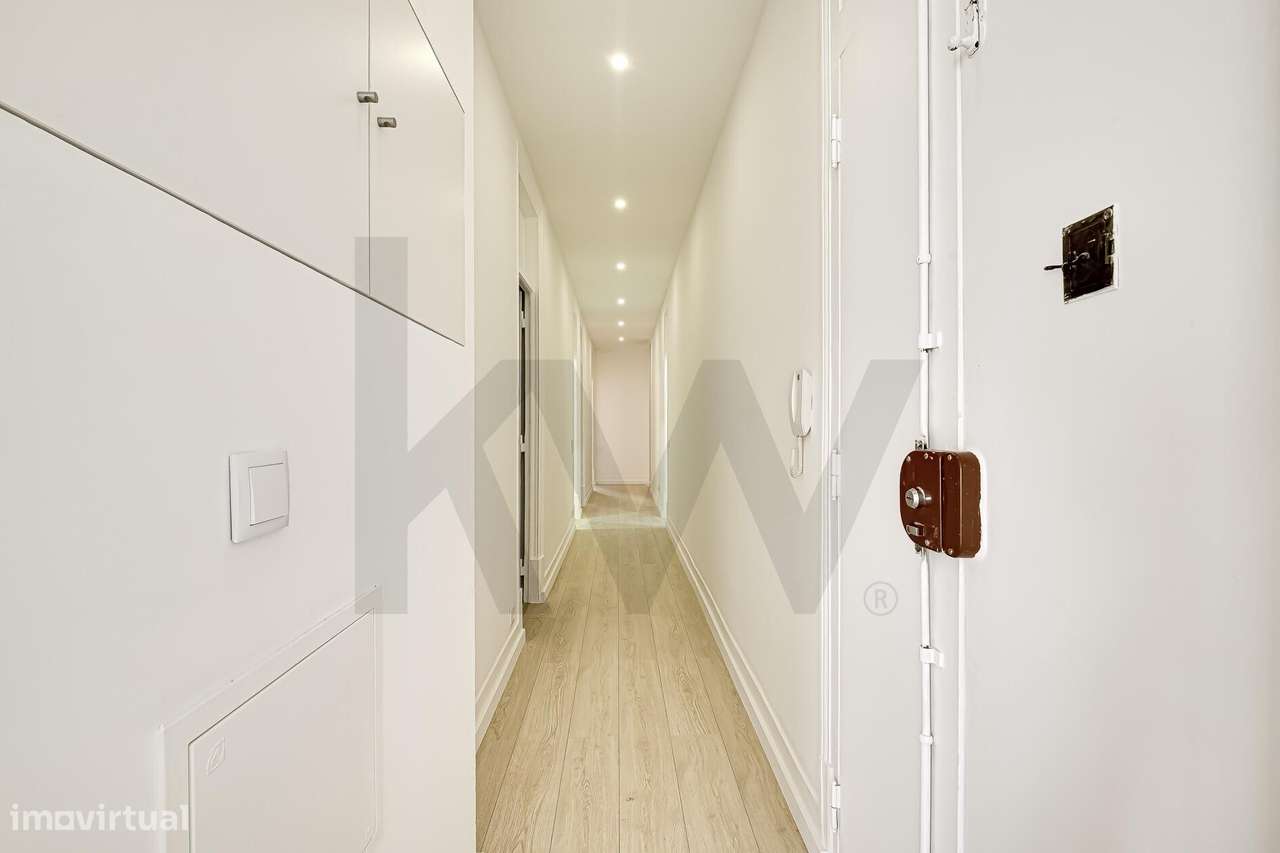 T3 nas Avenidas Novas com Varanda - Grande imagem: 2/17