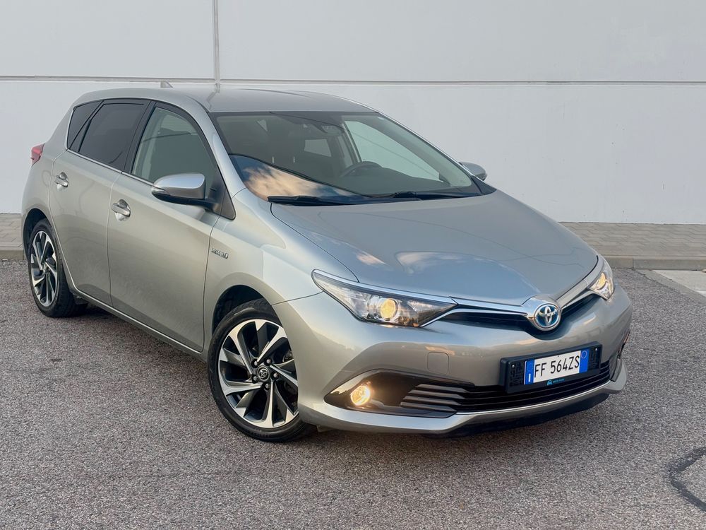 Toyota Auris II (2012-) 2016