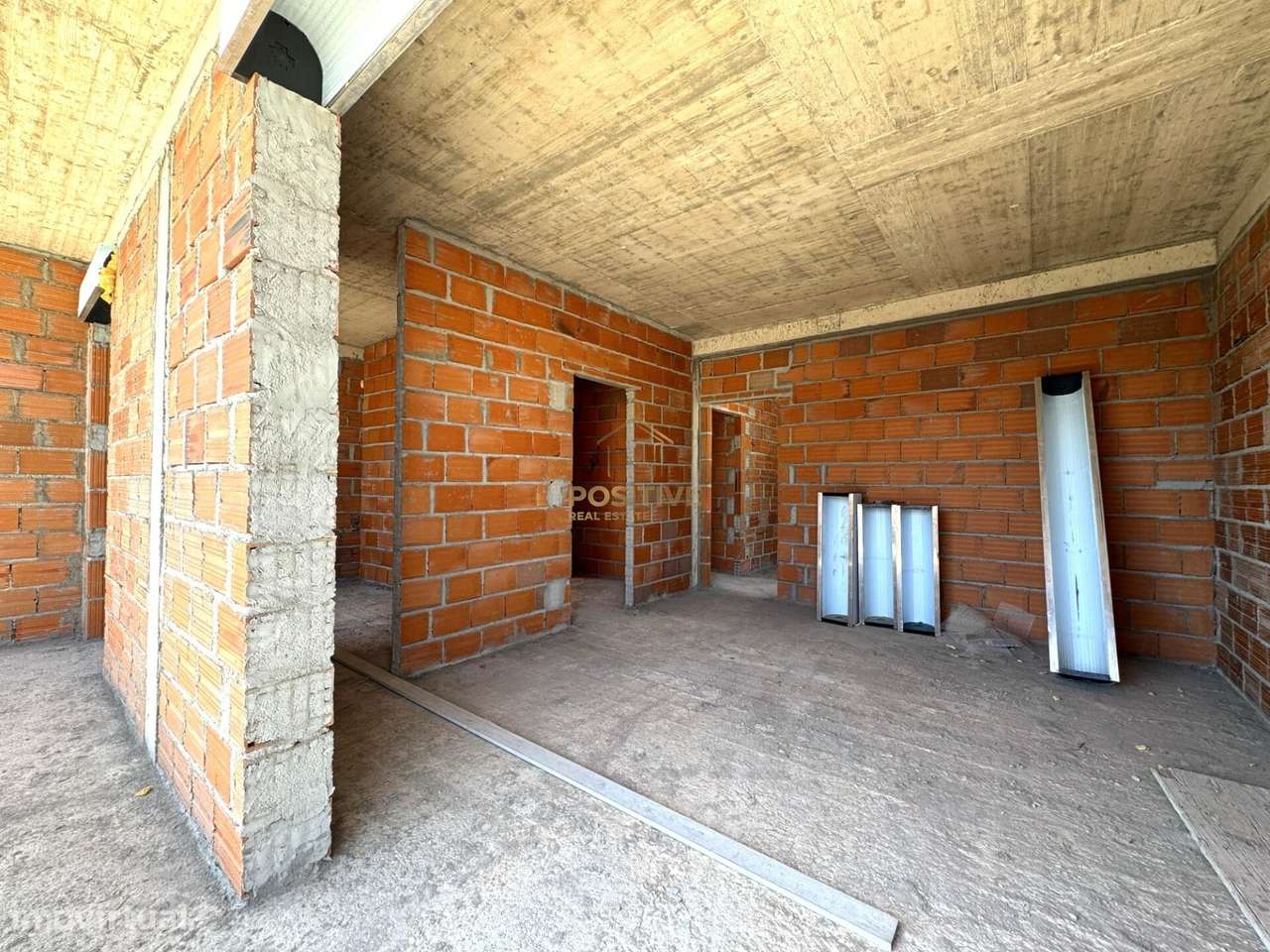 Nova Moradia T4 com Piscina na Vila de Azeitão-18