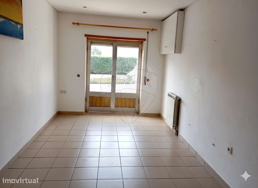 Moradia T2 para venda - Grande imagem: 2/18