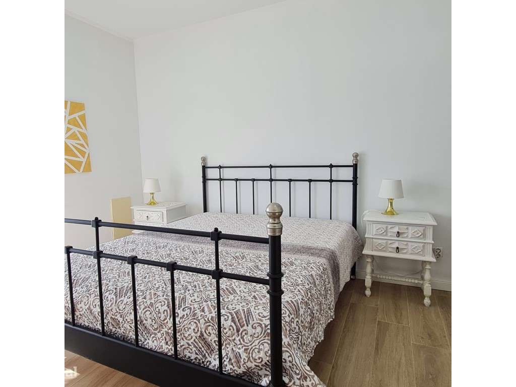 Vende-se moradia T8 junto á Praia da Assenta-41