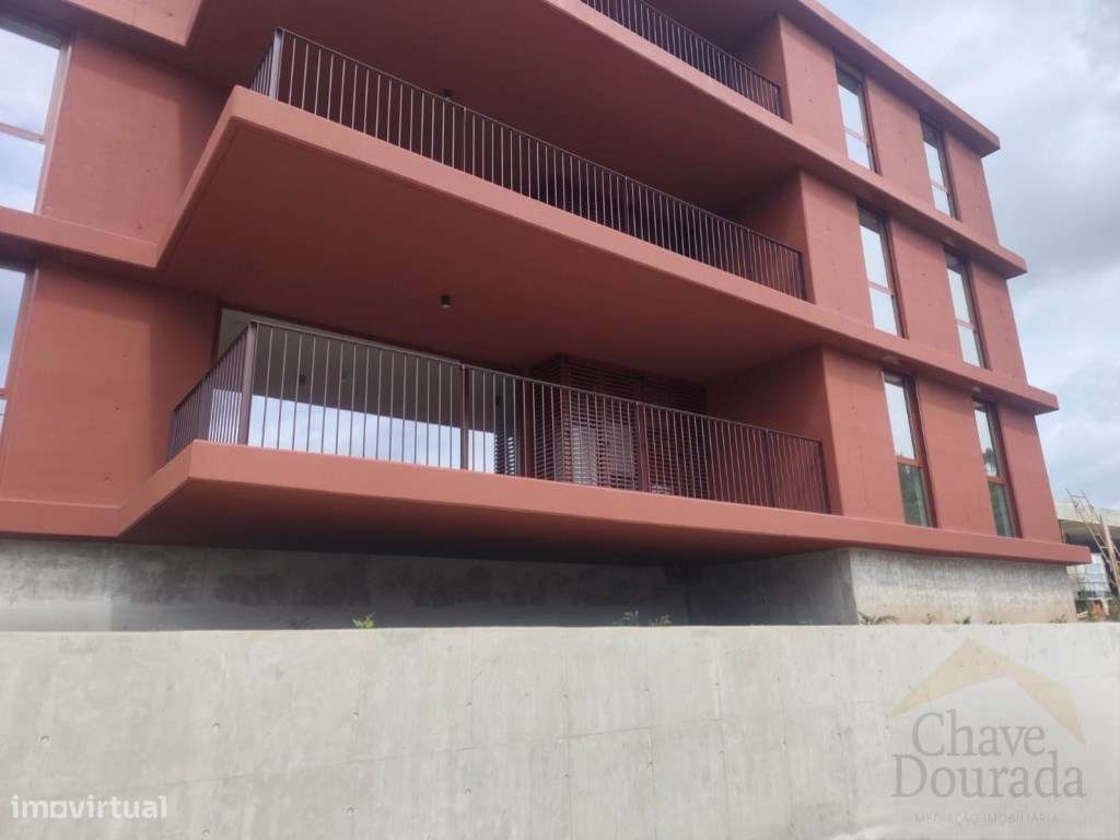Apartamento T2 com 100m2 novo no Areeiro-23
