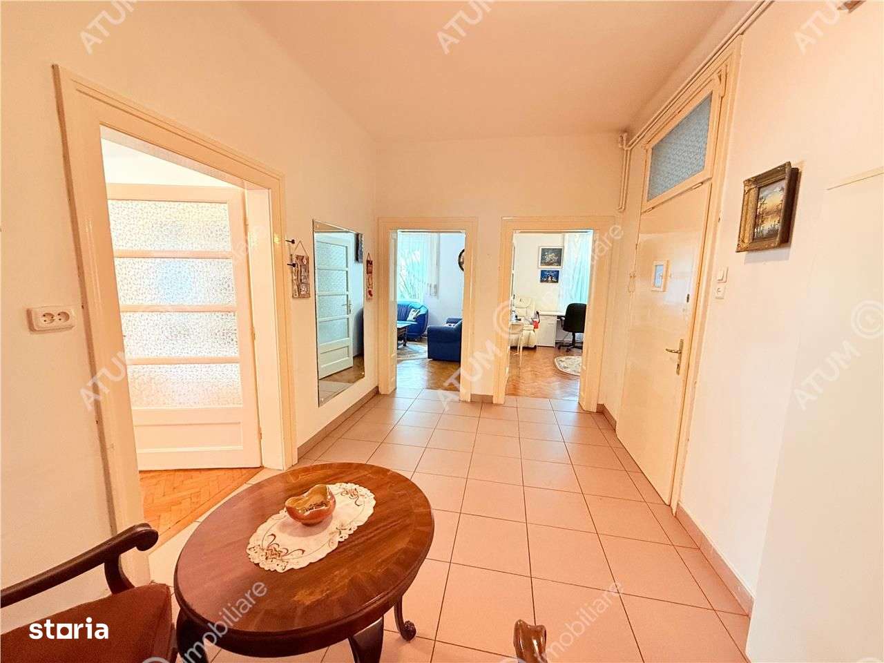 Apartament cu 4 camere la casa cu garaj terasa si curte zona Sub Arini-18