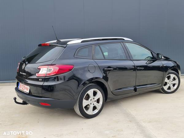 Renault Megane ENERGY dCi 110 Start & Stop Bose Edition - 4