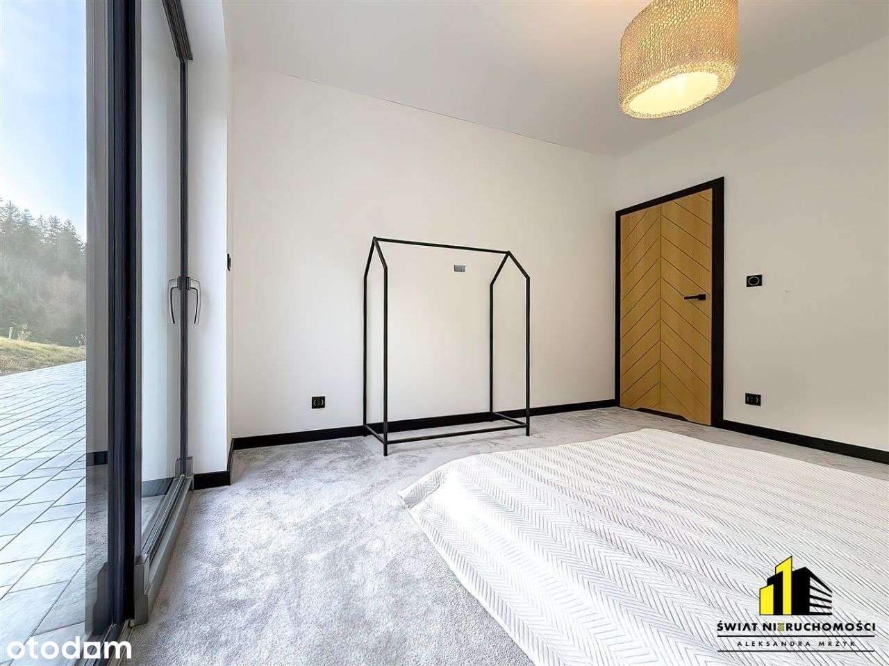 Nowoczesny dom parterowy w malowniczej Istebnej.-13