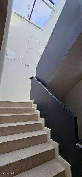 Apartamento T2 com estacionamento, Arroios, Lisboa - Grande imagem: 5/37