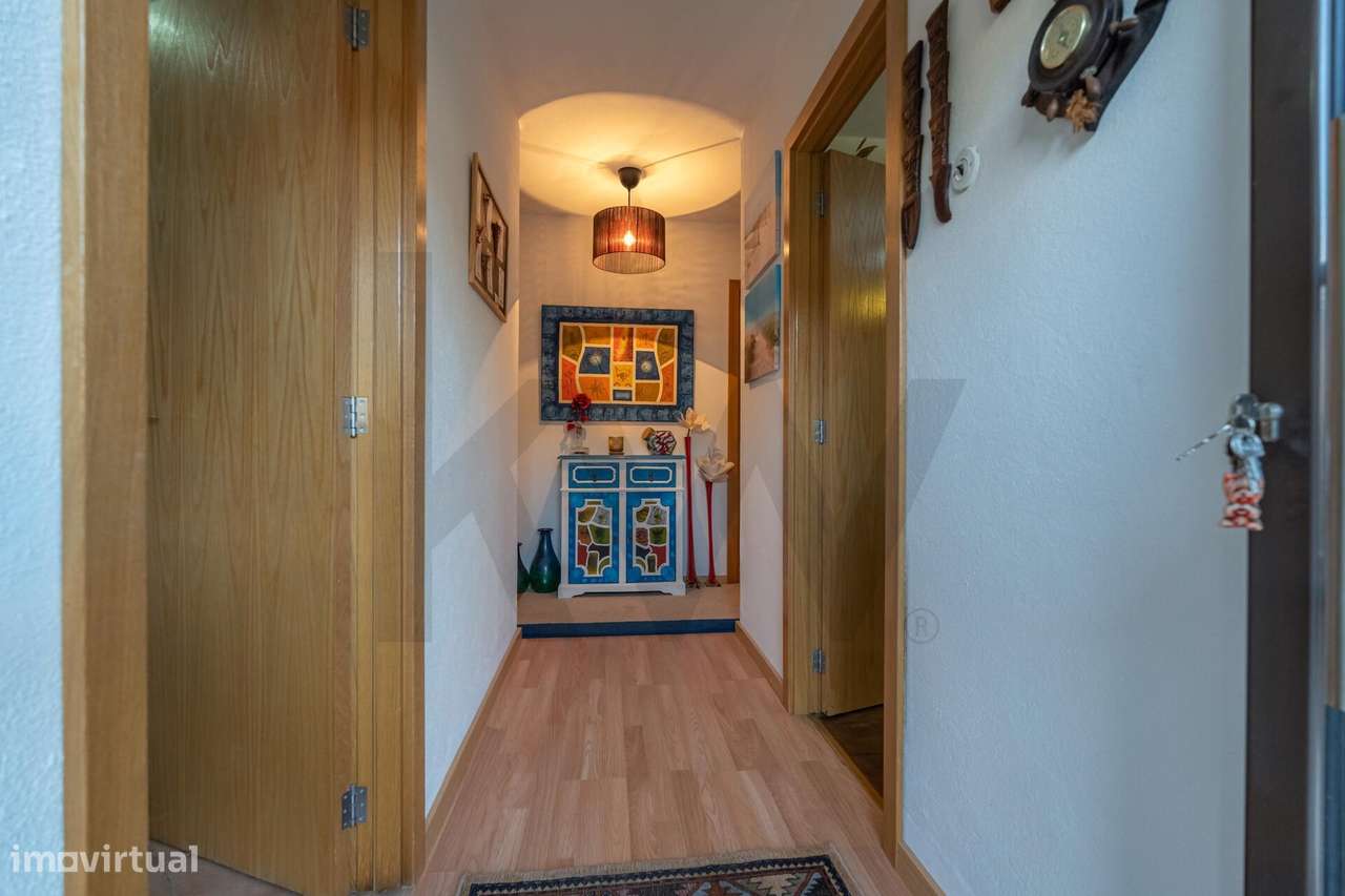 Moradia T3 com 2.500 m2 de Terreno e Garagem, em Carvalho de Egas - Grande imagem: 2/44