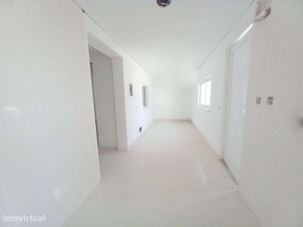 Vivenda Remodelada em Foros de Amora-15