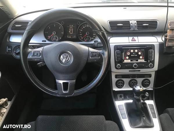 Volkswagen Passat Variant 1.6 TDI BlueMotion - 12