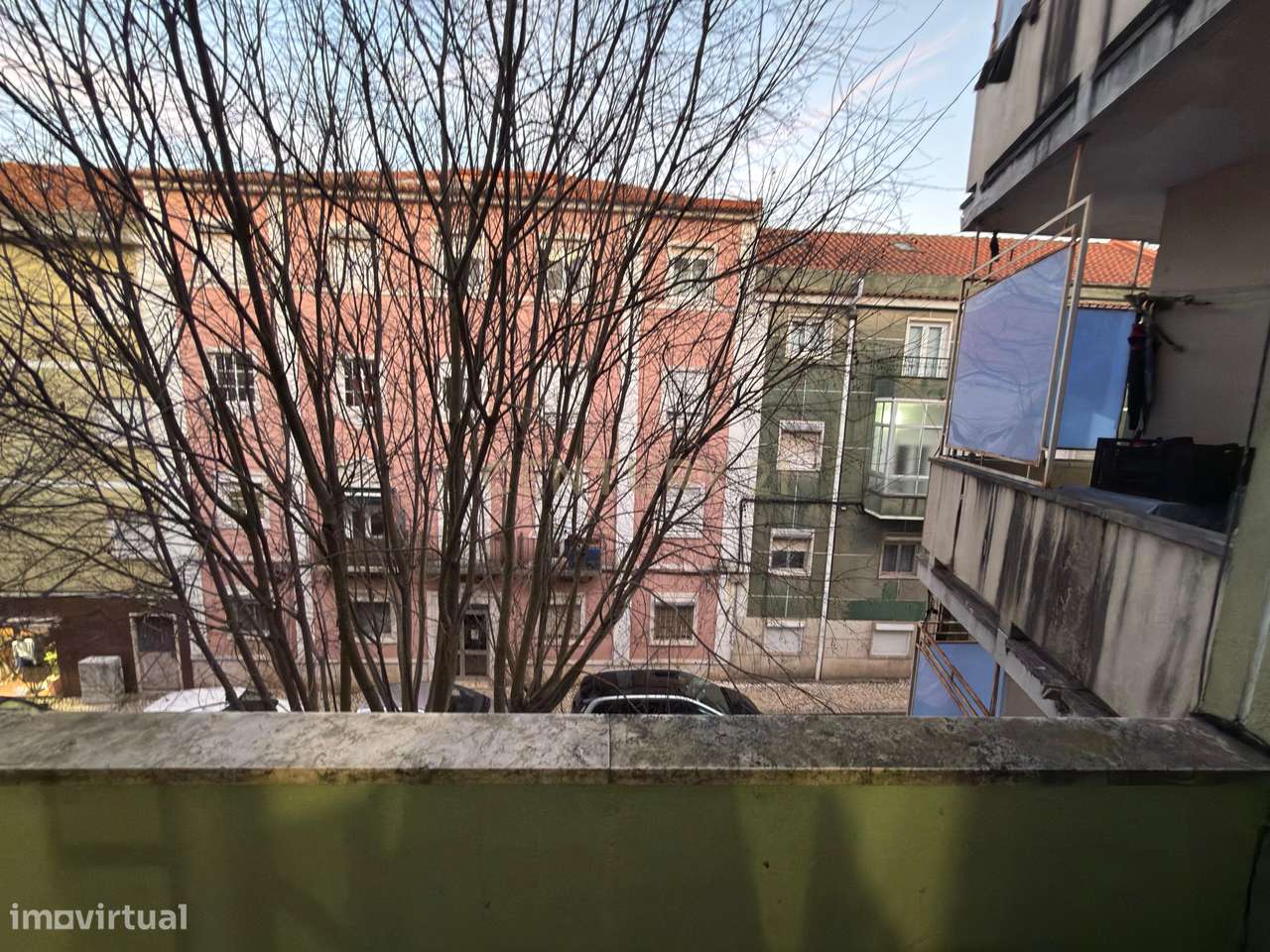 T2 no centro da Amadora, junto ao Babilónia e Metro-34