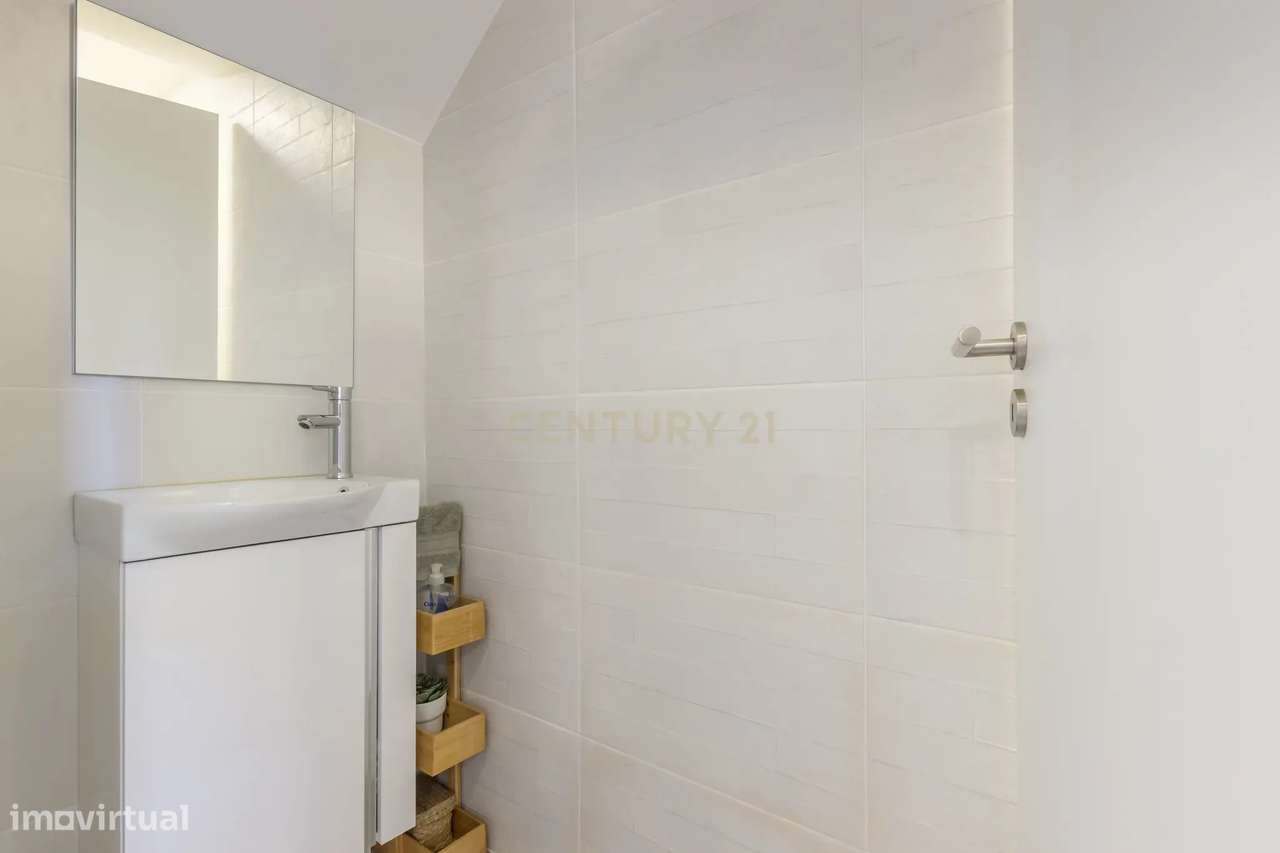 Moradia Geminada como Nova na Quinta do Conde-16