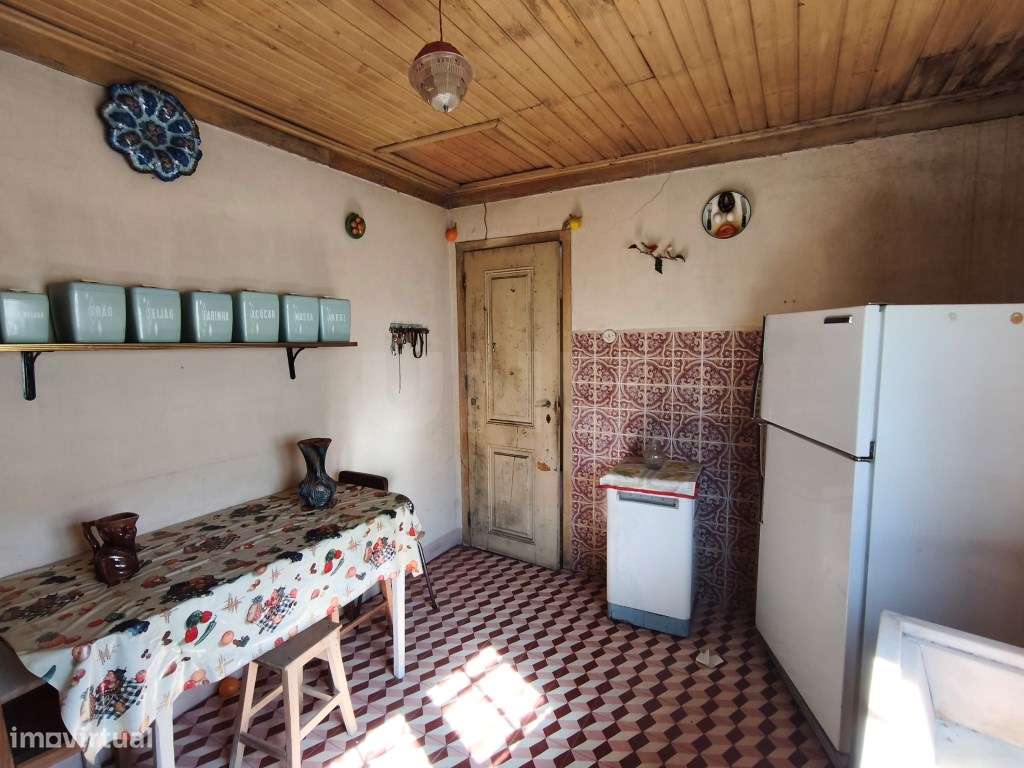 Casa com grande potencial de valorização - Ideal para remodelar-7