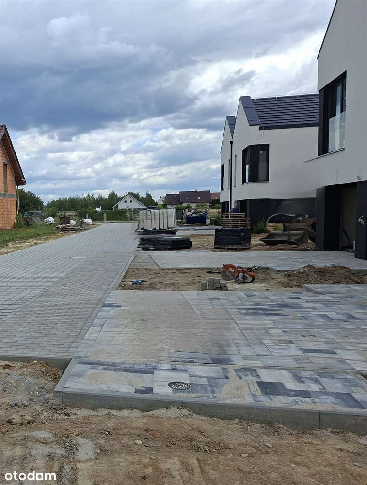 Bliźniaki w Leśnicy i Lutyni (również z niższą ceną od widniejącej)-1