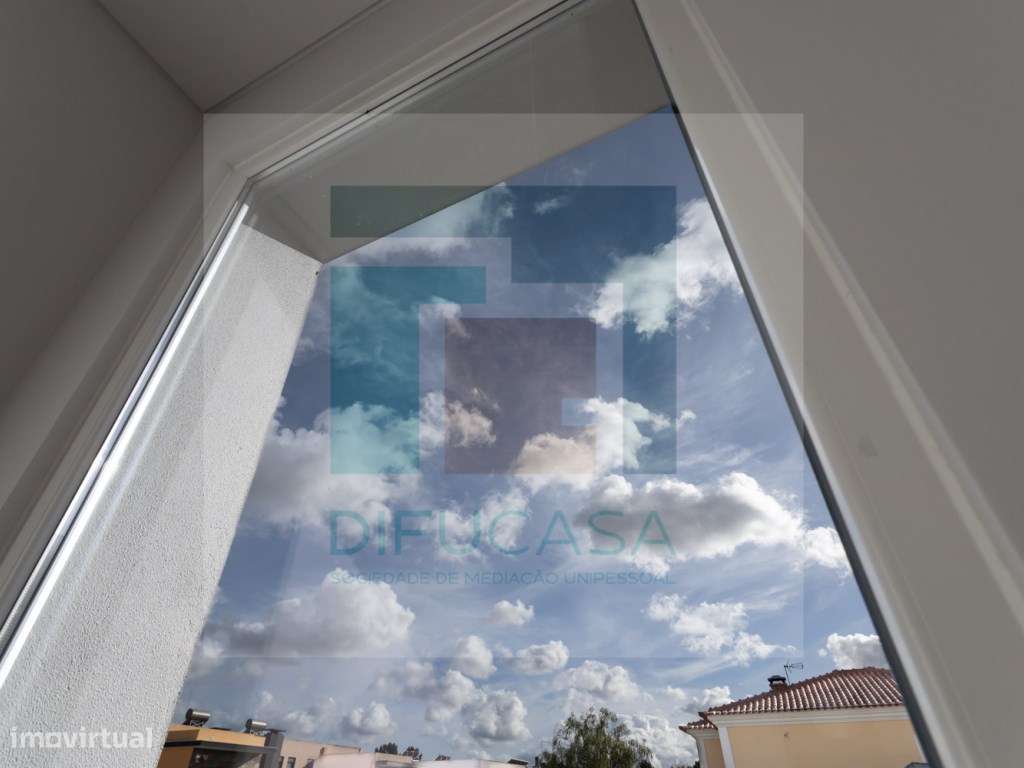 Moradia T3 com 2 Suítes e Pérgula de Estacionamento-28