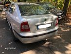 Dezmembrez Skoda Octavia 1 2006 gri argintiu - 7