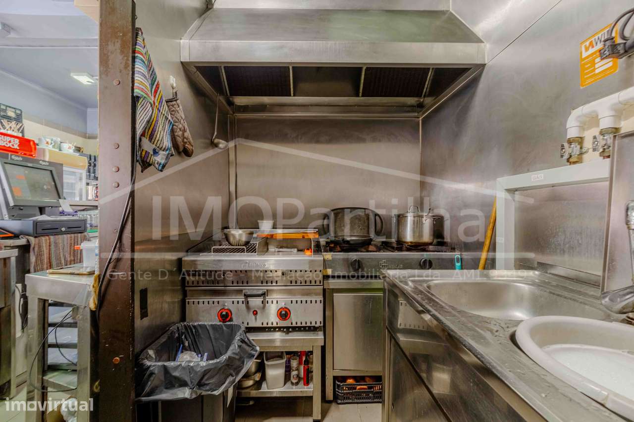Espaço comercial para venda no Cacém-5