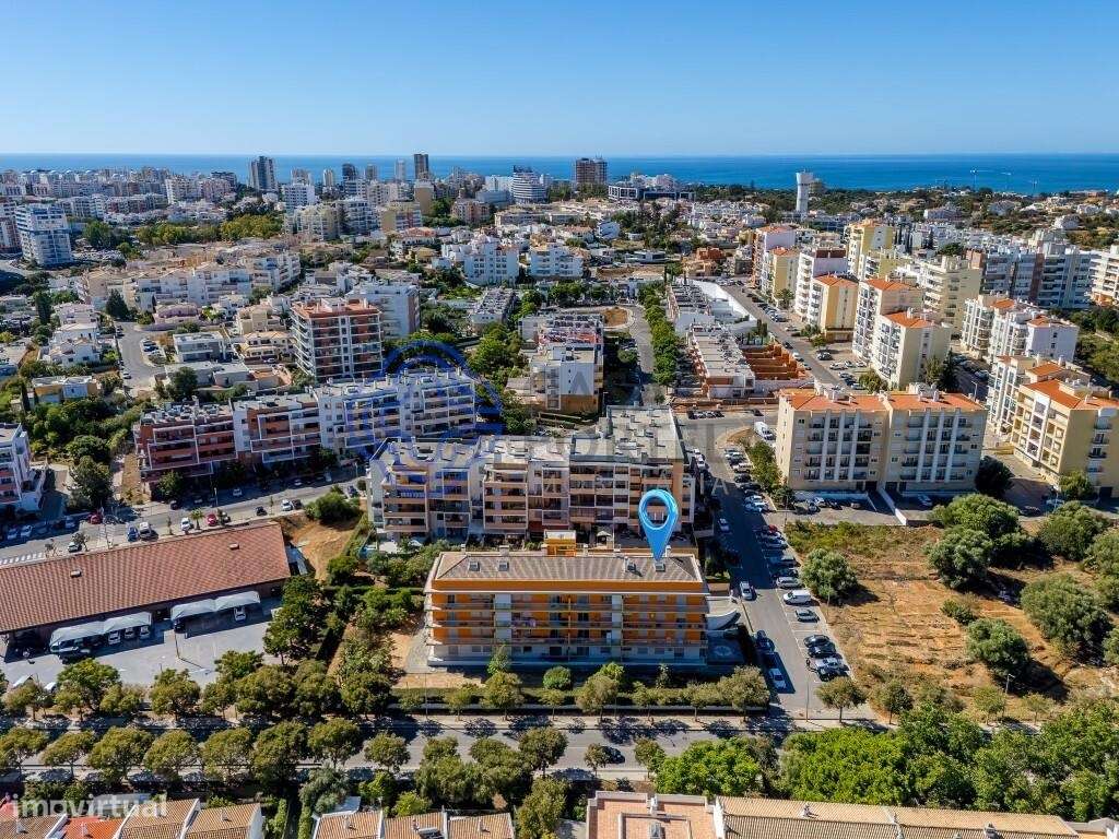Apartamento T4 com 2 lugares de estacionamento, arrecadação e dois ter-26