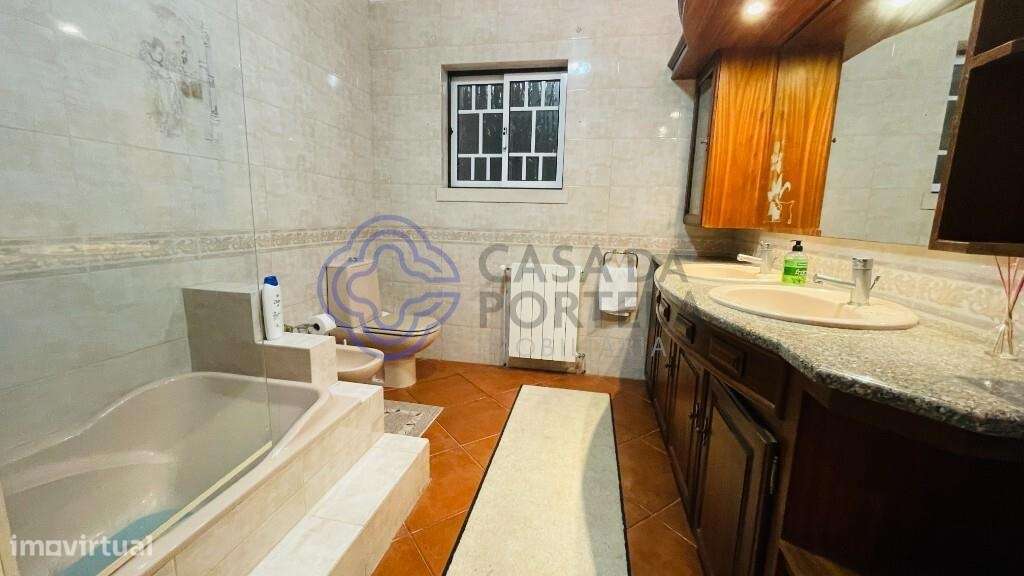 Espaço Multiusos com Habitação e Garagem para 8 Viaturas - Grande imagem: 4/36